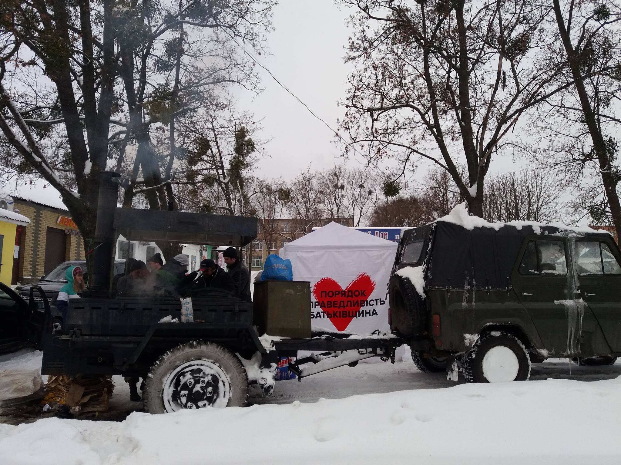 Kharkiv 04.12 HarkIvschina BatkIvschina prigoschala selyan bezkoshtovnimi stravami