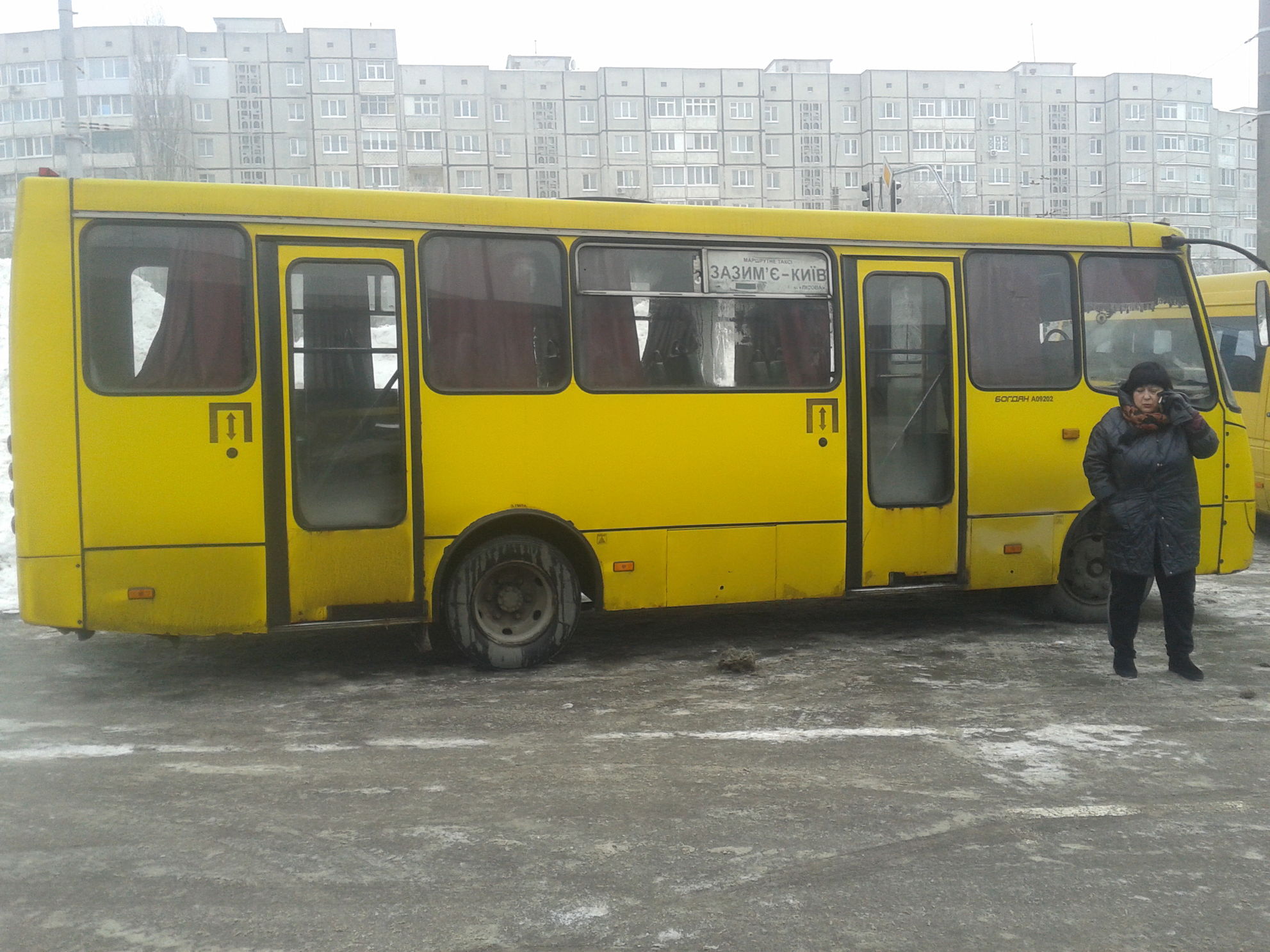 26 01 2019 Poroshenko pryizd BC avtobusy2 Kyivska
