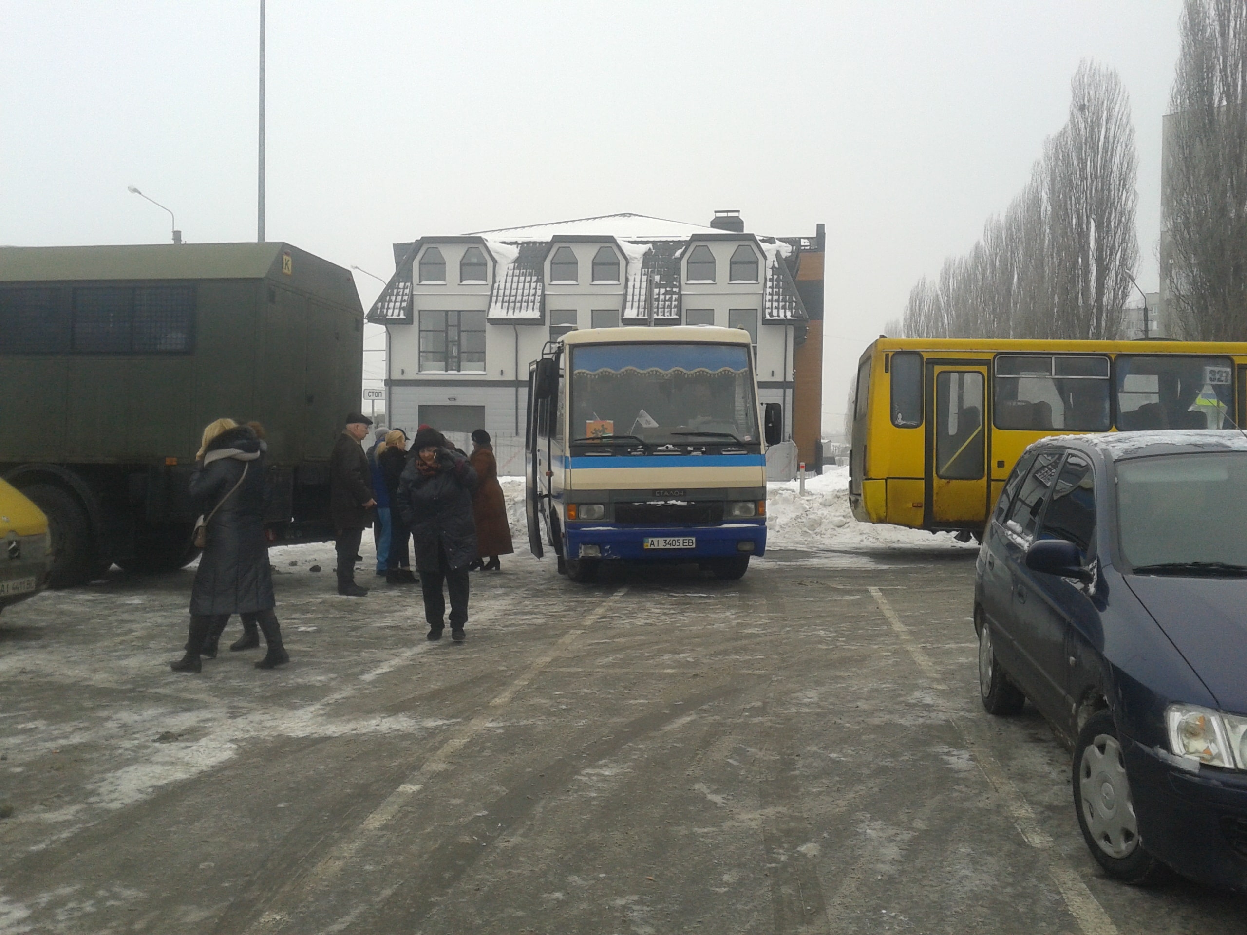 26 01 2019 Poroshenko pryizd BC avtobusy Kyivska min
