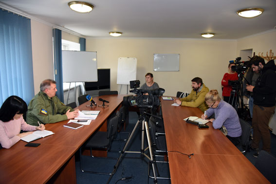 22-10-2015 kruglyj stil z milicieu