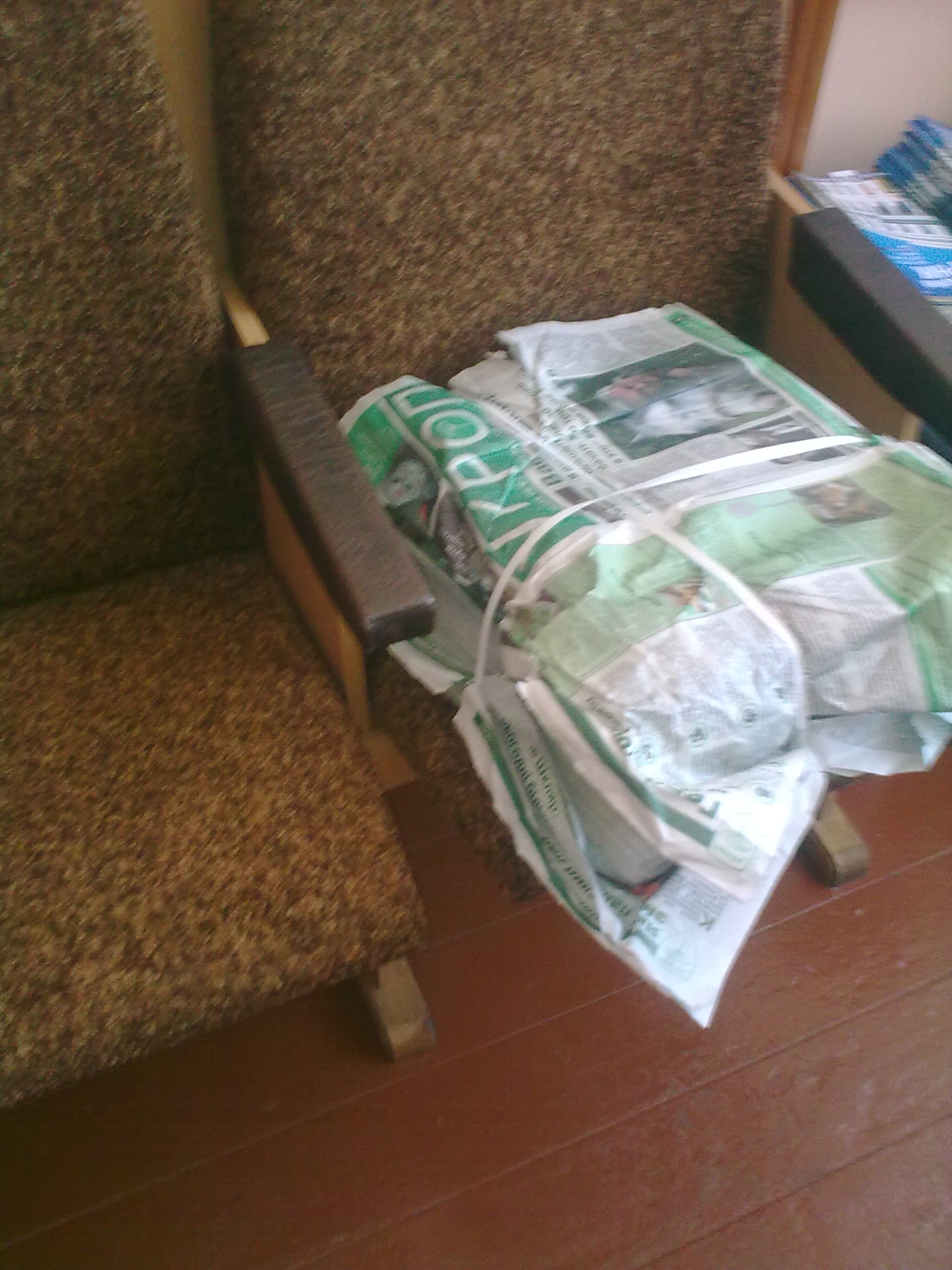 Gazety partii UKROP u kabineti dyrektora